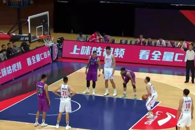 山西队逆转火箭,陶汉林统治全场 山西队逆转火箭,陶汉林统治全场
