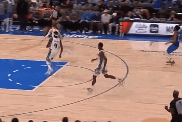 深圳队翻盘广东队，福克斯高光表现