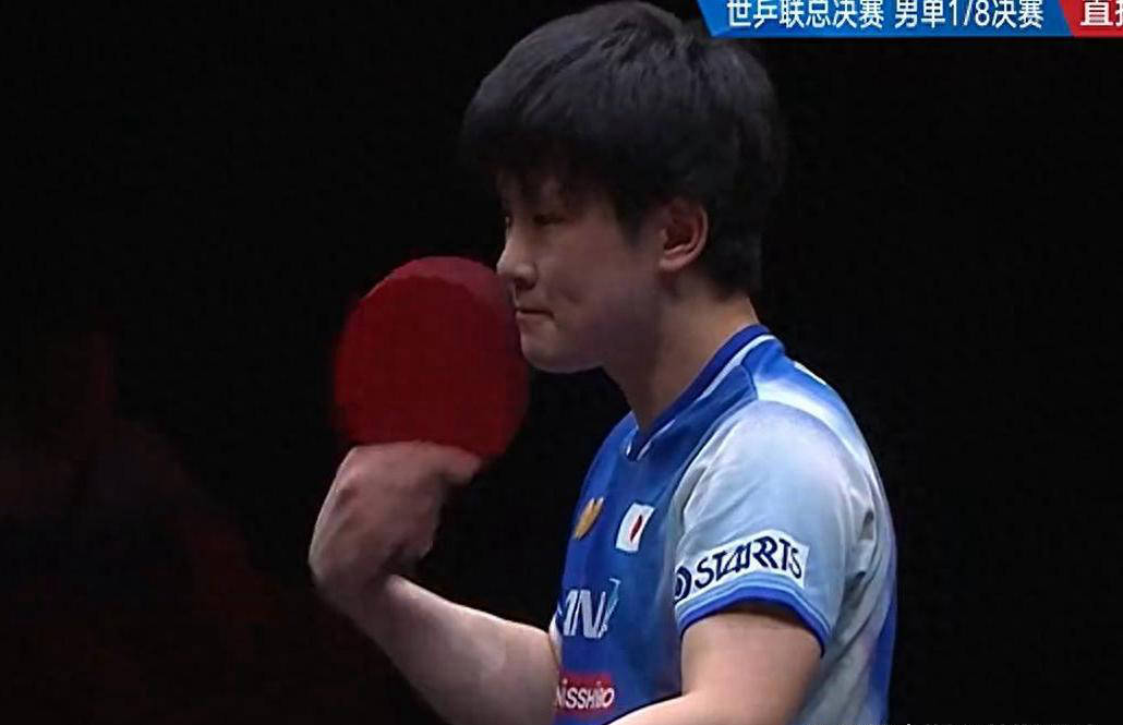 英格兰队鏖战韩国队，张本智和带队取胜