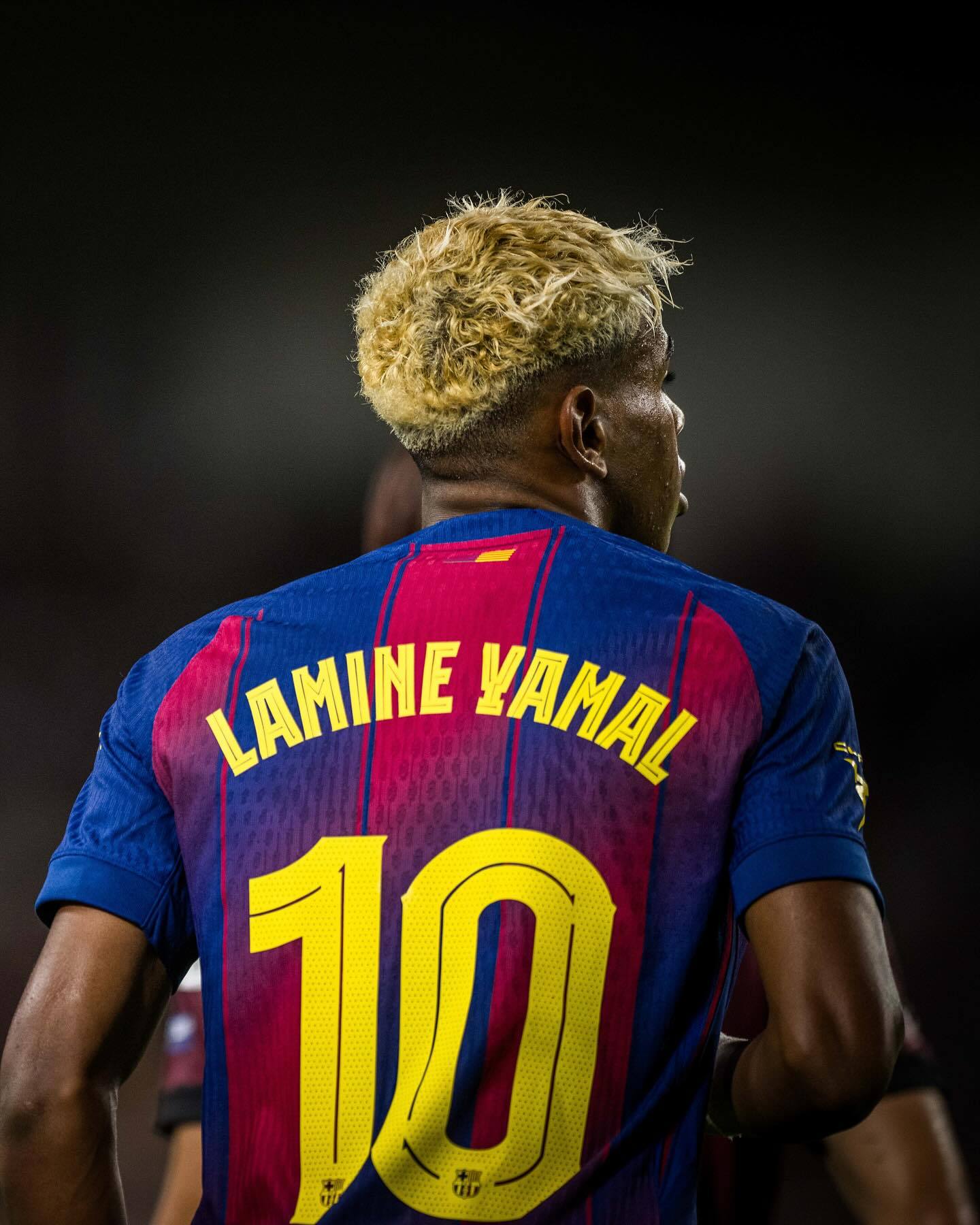 丹麦险胜巴萨，莫德里奇关键制胜