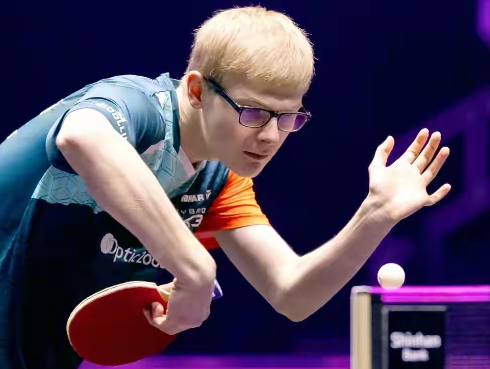 法国队险胜波兰队，马龙惊艳四座